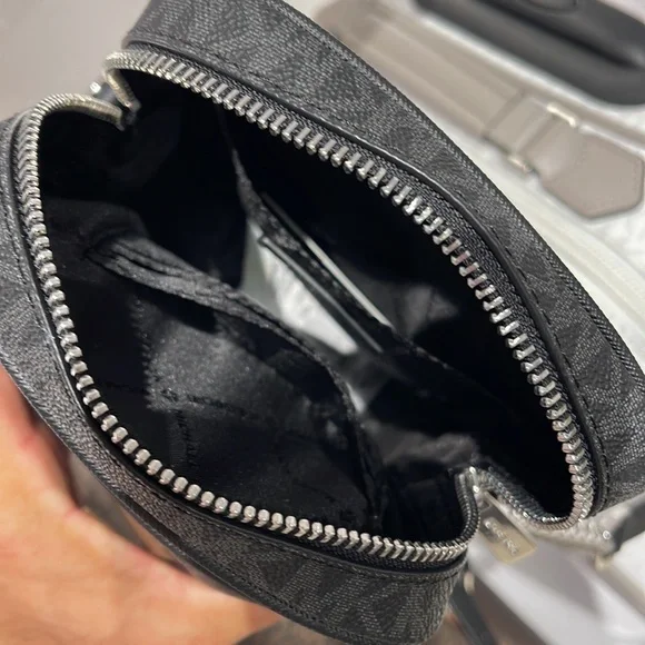 Michael Kors Jet Set Flight Crossbody Black NS - Picture 9 of 16